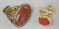 Lot 14 - A 9ct gold cornelian seal
