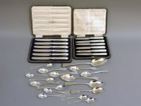 Lot 292 - A cased set of six fruit knives
