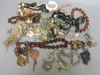 Lot 80 - A quantity of silver and costume jewellery