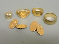 Lot 55 - A 9ct gold wedding ring