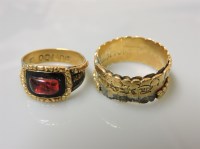 Lot 45 - An 18ct gold memorial ring