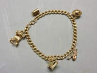Lot 49 - An 18ct gold curb chain bracelet