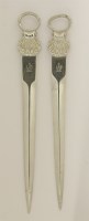 Lot 151 - A George III silver meat skewer