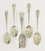 Lot 132 - A pair of Edwardian silver asparagus tongs