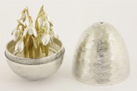 Lot 207 - A silver snowdrop egg