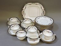 Lot 280 - A collection of glassware