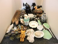 Lot 248 - A mixed quantity of decorative ceramics