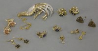 Lot 24 - A 9ct gold bird brooch