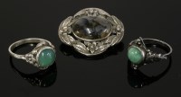 Lot 8 - A sterling silver agate ring