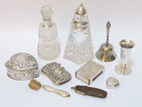Lot 29 - A collection of silver items
