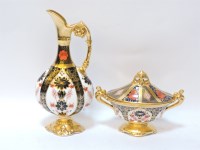 Lot 148 - A Royal Crown Derby porcelain sugar box and cover