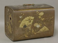 Lot 399 - A lacquered Kodansu