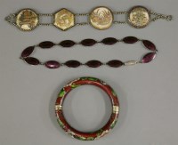 Lot 536 - A 'Satsuma' bracelet