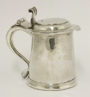 Lot 64 - A Queen Anne silver small tankard