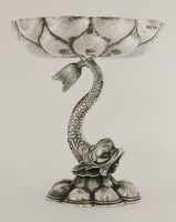 Lot 58 - A silver dolphin tazza
