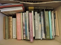 Lot 438 - A quantity of art history books