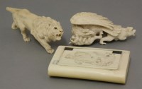 Lot 570 - An ivory snuff box