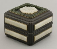 Lot 518 - A wooden box and cover