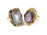 Lot 11 - A Continental single stone oval cut amethyst ring