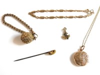 Lot 18 - A gold belcher chain with gold Pousse ball fob