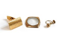 Lot 51 - An American gold bark textured cufflink