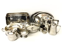 Lot 330 - Sixteen pieces of plated dinnerware