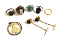 Lot 69 - A 22ct gold wedding ring