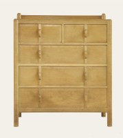 Lot 101 - A 'Stow' type oak chest