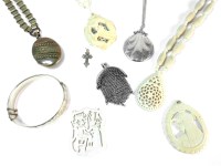 Lot 75 - A collection of 19th century carved ivory jewellery