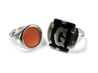Lot 11 - A gold cornelian signet ring marked 9ct
