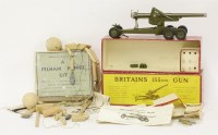 Lot 320 - A boxed Britains 155mm field gun