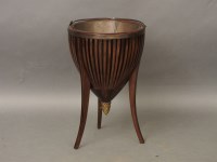 Lot 708 - An Edwardian mahogany jardinière