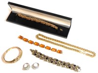 Lot 74 - A collection of costume jewellery