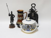 Lot 420 - A quantity of decorative ceramics