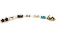 Lot 32 - A pair of gold garnet cluster earrings