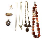 Lot 89 - A collection of costume jewellery