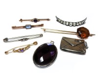 Lot 1106 - Six assorted bar brooches