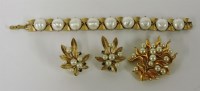 Lot 1023 - A Trifari bracelet