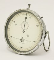 Lot 217 - A desk stop clock
