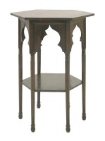 Lot 65 - An oak occasional table
