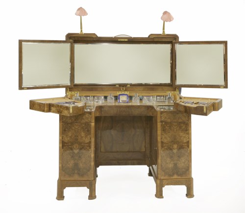 Lot 322 - A walnut dressing table