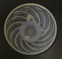 Lot 339 - A Lalique 'Poissons' opalescent glass bowl
