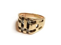 Lot 1138 - A 9ct gold gentleman's four stone diamond ring