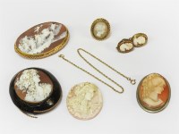 Lot 1104 - A gold hardstone carved cameo ring of a young maiden