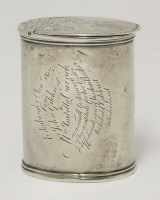 Lot 563 - A George III Scottish silver snuff mull