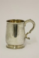 Lot 457 - A George V silver tankard