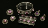 Lot 81 - A Victorian foiled quartz bangle