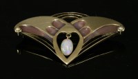 Lot 88 - A Jugendstil gold and enamel brooch