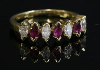 Lot 265 - A gold