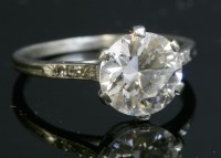 Lot 137 - A single stone diamond ring